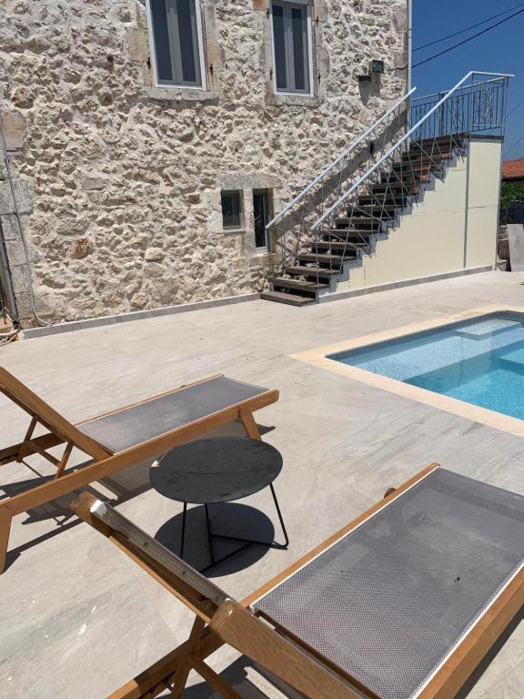 Mangata Suites Homes With Private Pools Spartokhorion Exterior photo